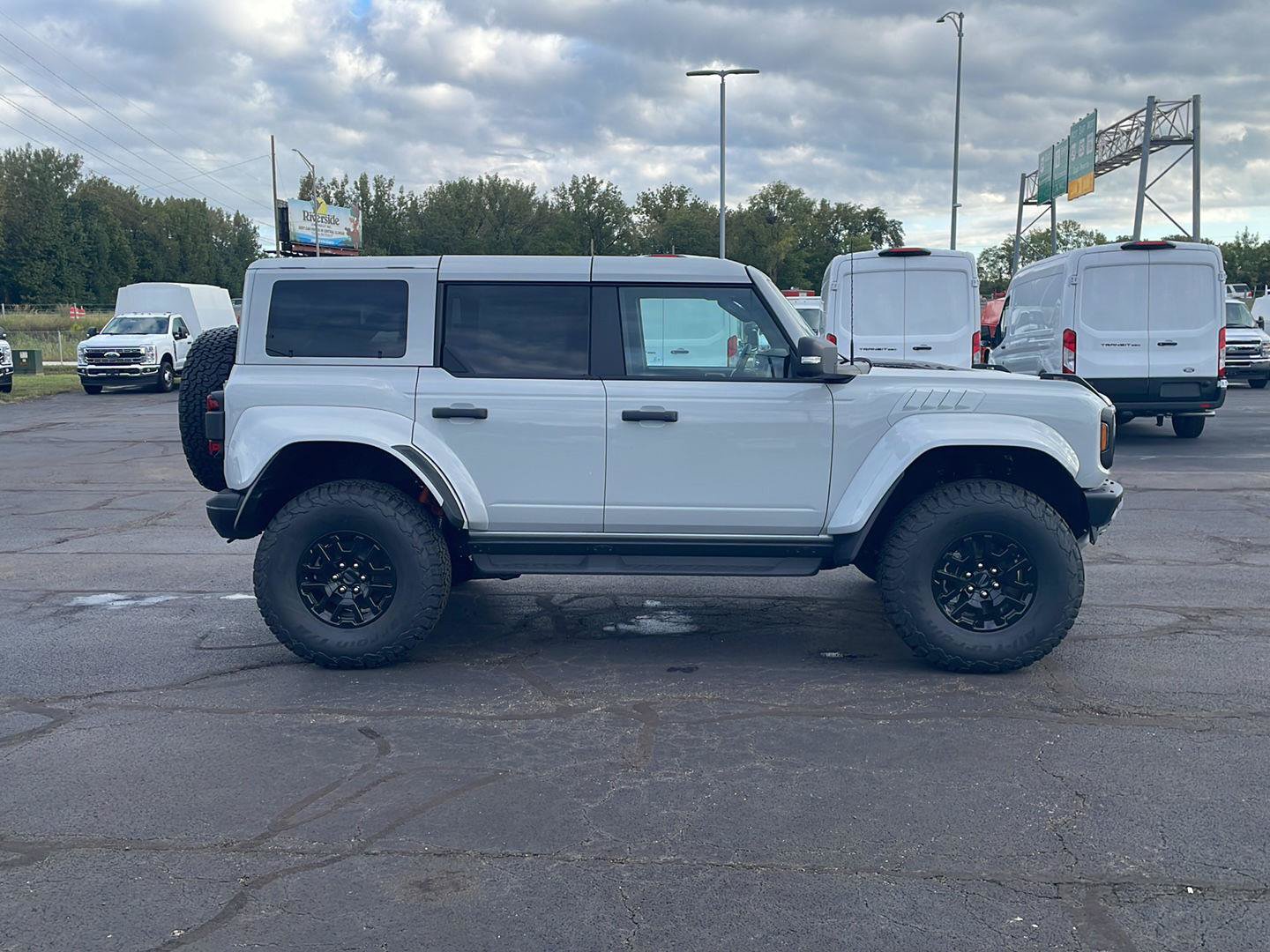 New 2026 Ford Bronco Raptor AWD/4WD image 6
