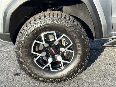 New 2026 GMC Canyon AT4X image 17