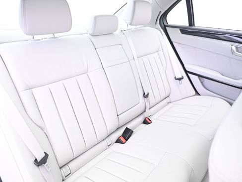 Used 2015 Mercedes-Benz E 400 E 400 image 19