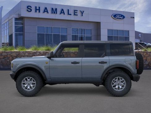 New 2025 Ford Bronco Badlands image 3