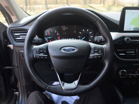 Used 2020 Ford Escape SEL image 5