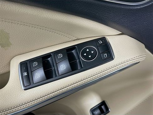 Used 2019 Mercedes-Benz GLA 250 4MATIC w/ Premium Package image 24