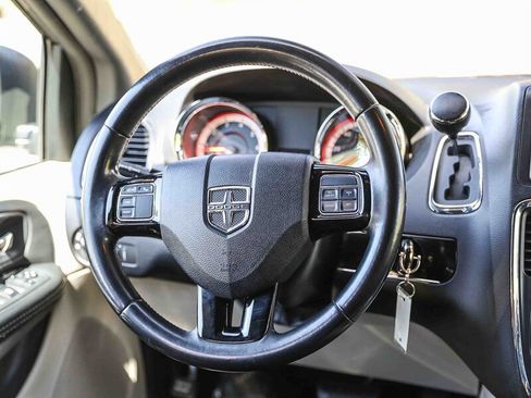 Used 2018 Dodge Grand Caravan SXT FWD image 20