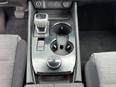 Used 2023 Nissan Rogue SV AWD/4WD image 8
