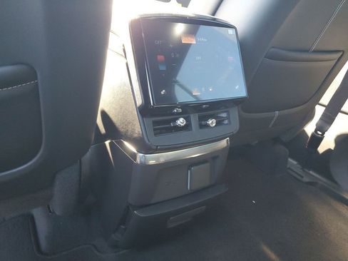 New 2026 Cadillac Vistiq Luxury image 23