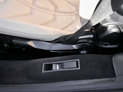 Used 2022 Ferrari F8 Tributo image 49