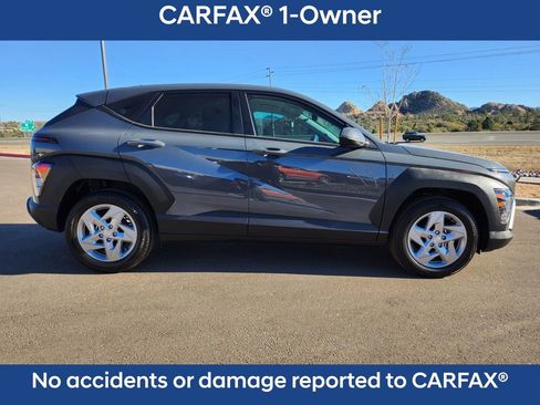 Certified 2025 Hyundai Kona SE image 3