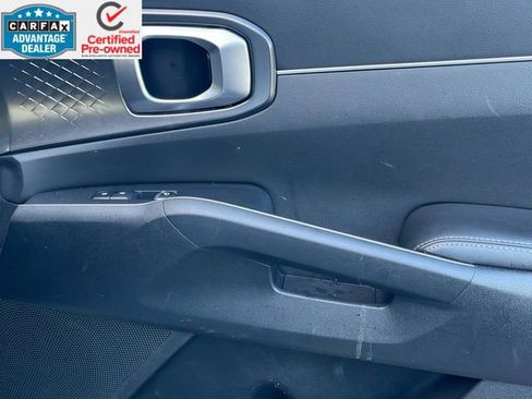Used 2022 Kia Sorento S image 38