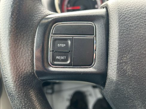 Used 2016 Dodge Grand Caravan SE image 17