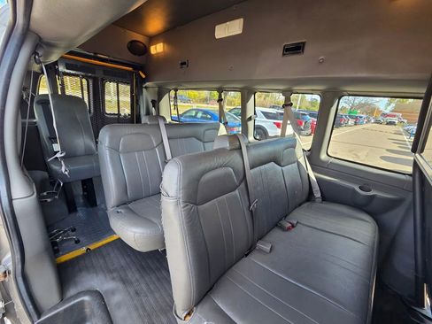 Used 2011 Chevrolet Express 3500 LS image 8