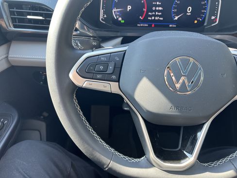 Certified 2024 Volkswagen Taos SEL AWD/4WD image 16
