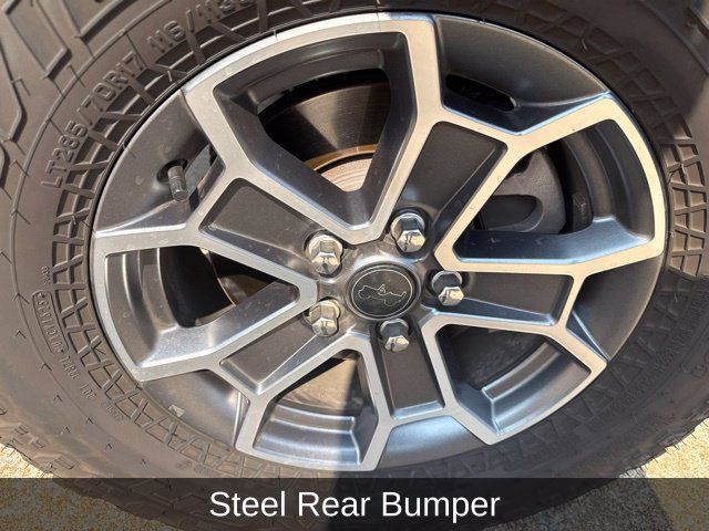 Used 2025 Jeep Gladiator Mojave AWD/4WD image 20
