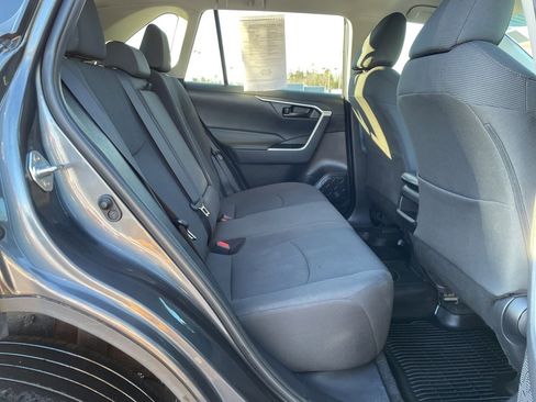 Used 2020 Toyota RAV4 LE image 27