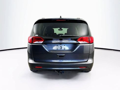 Used 2021 Chrysler Voyager Lxi image 5