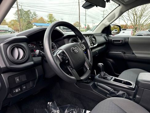 Used 2022 Toyota Tacoma SR image 11