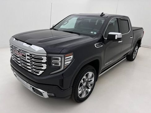 Used 2023 GMC Sierra 1500 Denali w/ Denali Reserve Package AWD/4WD image 4