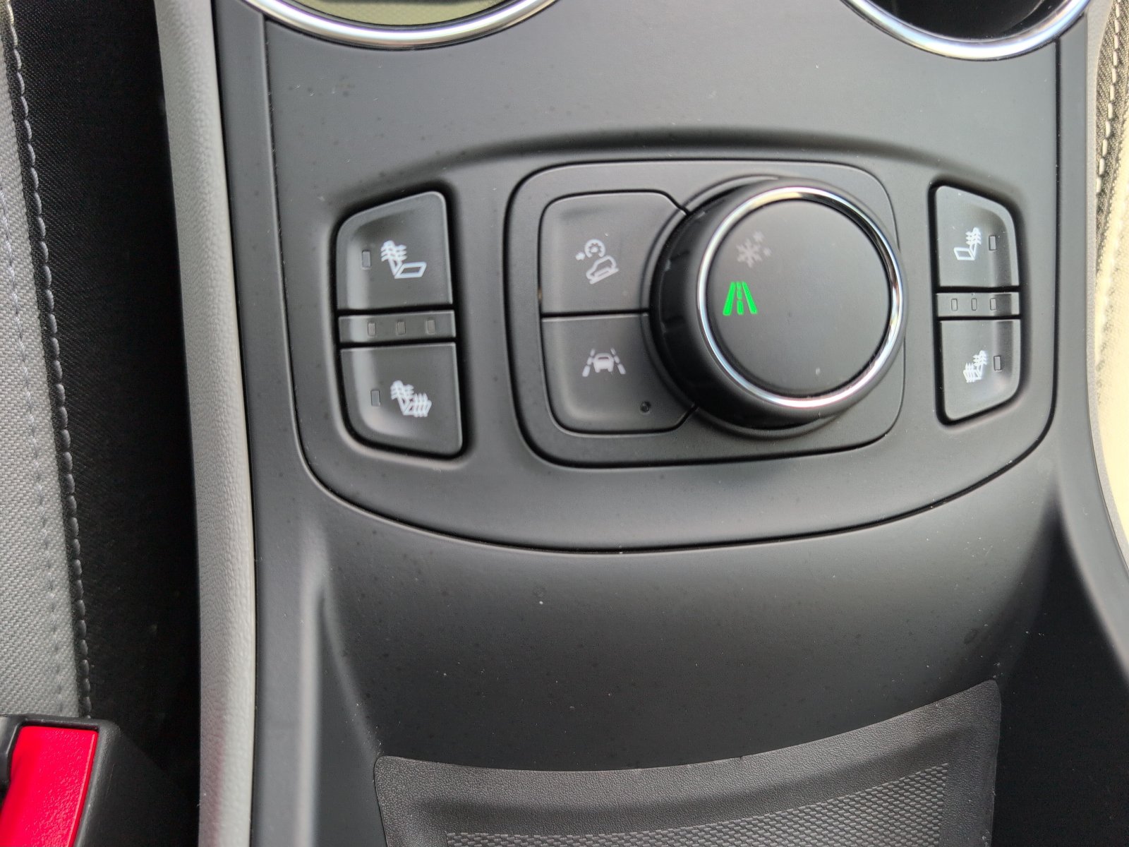 Used 2024 GMC Terrain SLE w/ Driver Convenience Package FWD image 31