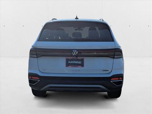 New 2025 Volkswagen Taos SE image 6
