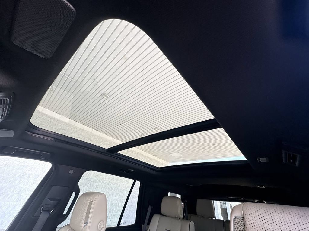 Certified 2023 Cadillac Escalade Premium Luxury w/ Performance Package AWD/4WD image 19