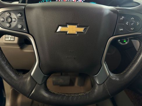 Used 2018 Chevrolet Suburban Premier AWD/4WD image 23