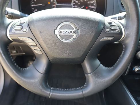 Used 2020 Nissan Pathfinder SV FWD image 11