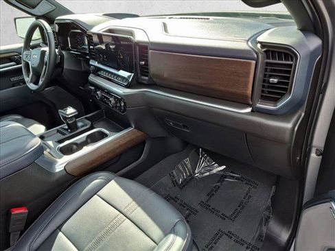 Used 2024 Chevrolet Silverado 1500 High Country w/ High Country Premium Package AWD/4WD image 22