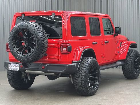 Used 2025 Jeep Wrangler Unlimited Sahara image 5