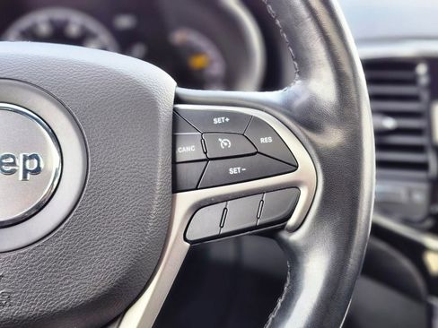 Used 2022 Jeep Grand Cherokee Laredo X image 29