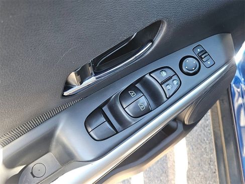 Used 2020 Nissan Kicks SV image 13