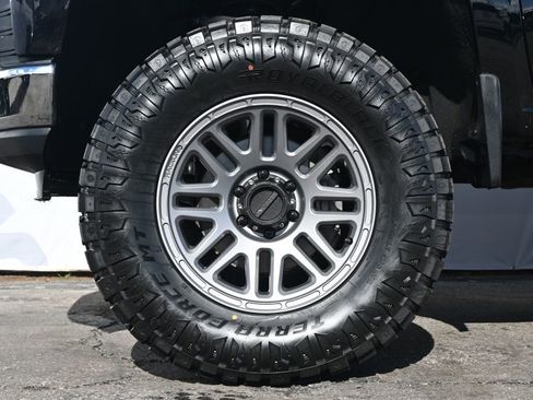 Used 2019 Chevrolet Silverado 1500 LT w/ All-Star Edition image 9