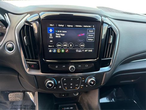 Used 2023 Chevrolet Traverse LT image 14