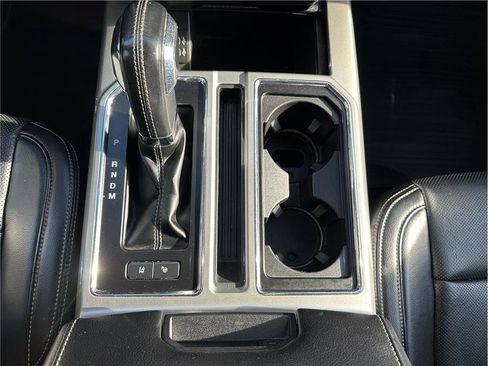 Used 2018 Ford F150 Lariat w/ Equipment Group 502A Luxury image 28