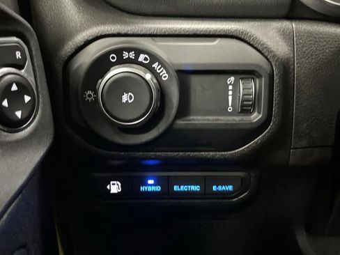 Used 2023 Jeep Wrangler Unlimited Sahara w/ Cold Weather Group image 24