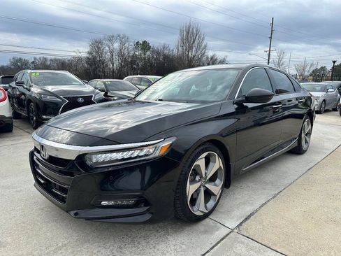Used 2018 Honda Accord Touring image 19