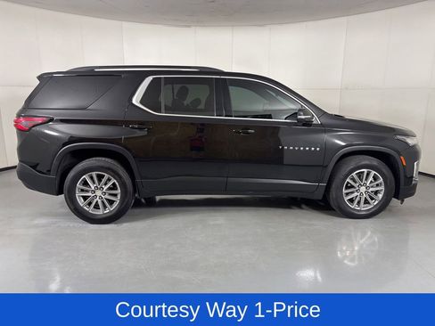 Used 2023 Chevrolet Traverse LT FWD image 12