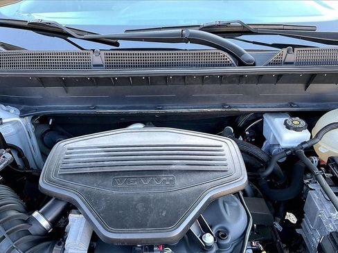 Used 2020 GMC Acadia SLE w/ Driver Convenience Package image 10