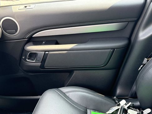 Certified 2024 Land Rover Discovery Dynamic SE image 22