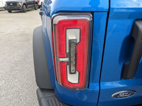 Used 2025 Ford Bronco Badlands image 12