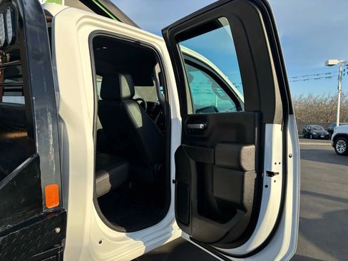 Used 2021 Chevrolet Silverado 3500 W/T image 17