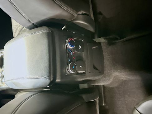 Used 2023 Ford Explorer Platinum w/ Technology Package AWD/4WD image 26