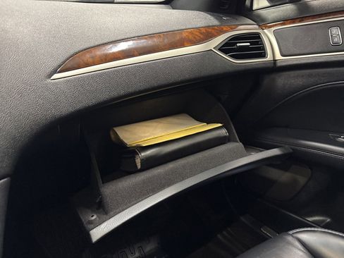 Used 2019 Lincoln MKZ Reserve image 17