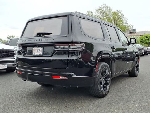 Used 2023 Jeep Grand Wagoneer Series III w/ Rear Seat Video Group 1 AWD/4WD image 18