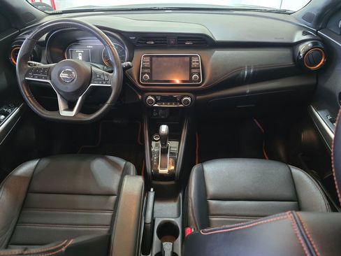 Used 2018 Nissan Kicks SR w/ Premium Package FWD image 9