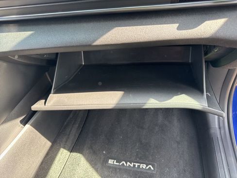 Used 2025 Hyundai Elantra SEL w/ Cargo Package image 13