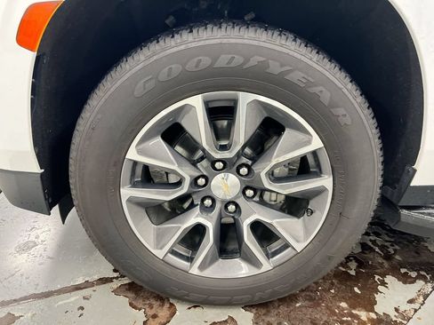 Used 2021 Chevrolet Suburban LT AWD/4WD image 28