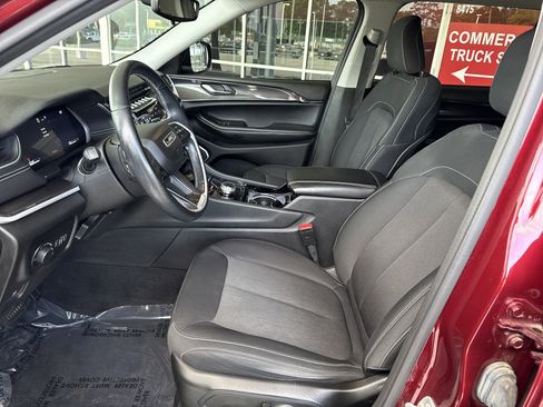 Used 2021 Jeep Grand Cherokee L Laredo w/ Luxury Tech Group I image 16