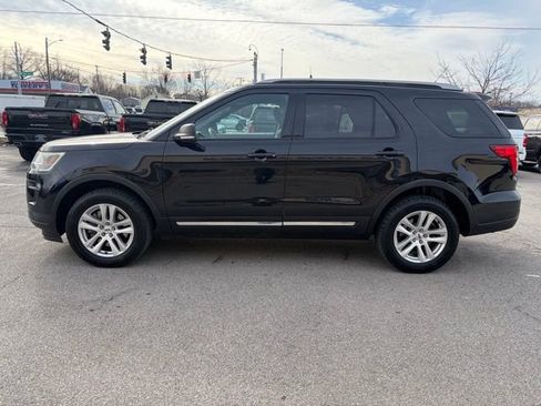 Used 2019 Ford Explorer XLT w/ Equipment Group 201A AWD/4WD image 3