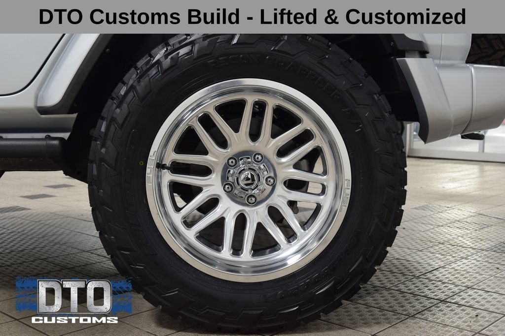 Used 2024 Jeep Wrangler Unlimited Sahara w/ Technology Group AWD/4WD image 23