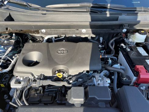 Used 2025 Toyota RAV4 XLE w/ Convenience Package image 35