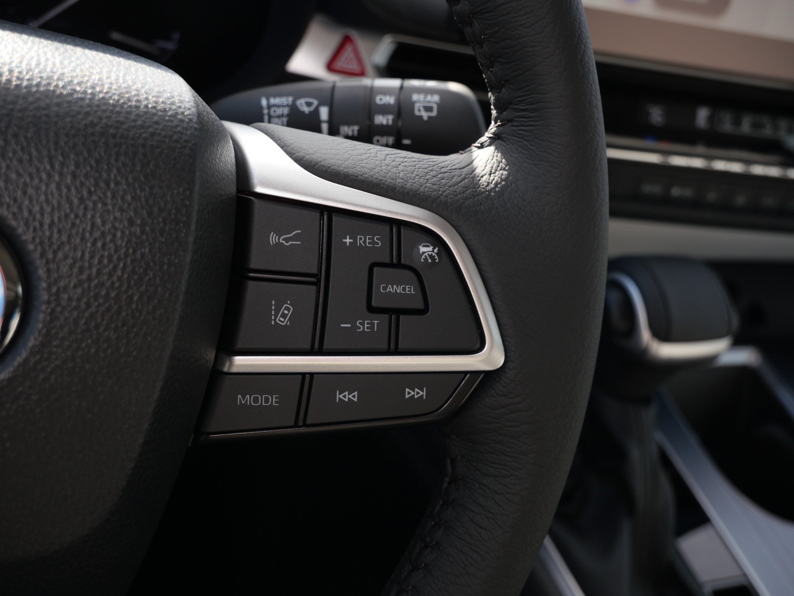 Certified 2026 Toyota Sienna XLE FWD image 26